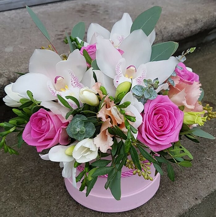 Flower arrangement with orchids